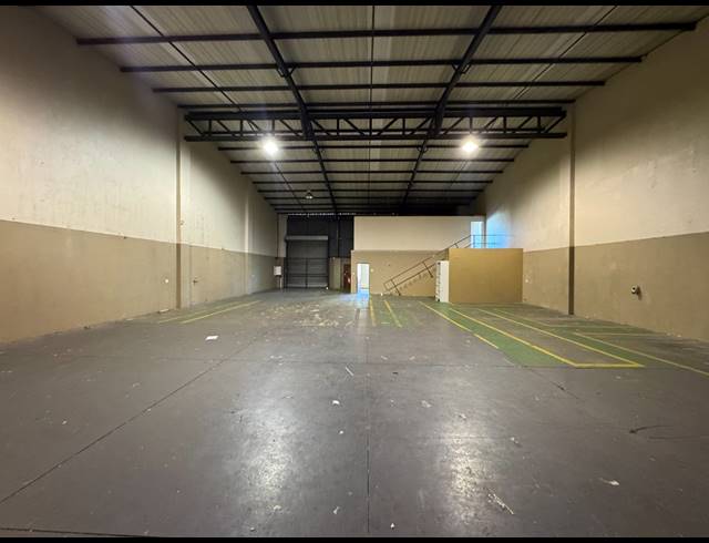 450M² WAREHOUSE TO LET IN STORMILL